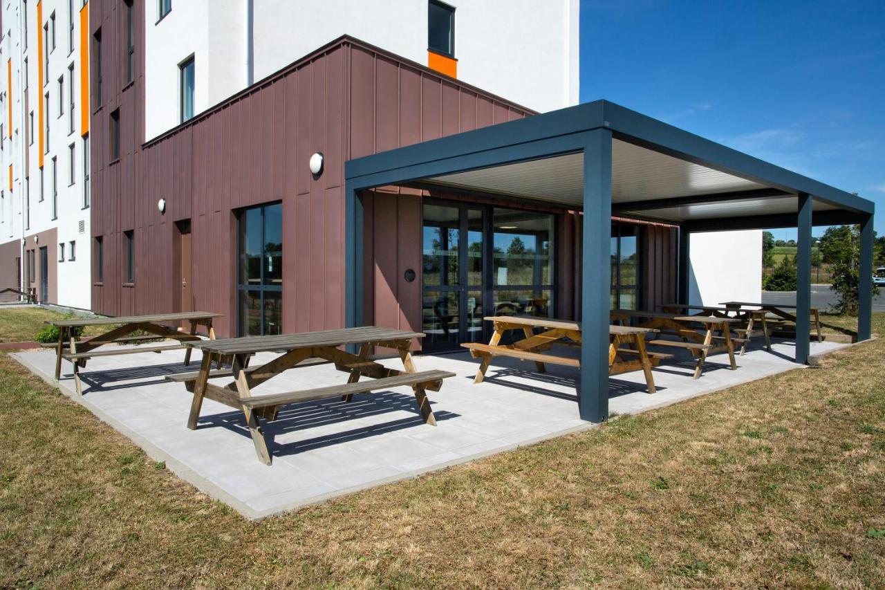B&B Hotel Les Herbiers Exterior photo
